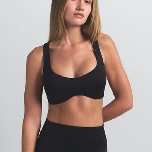 Nike Skims SHAPING SCOOP BRA XS